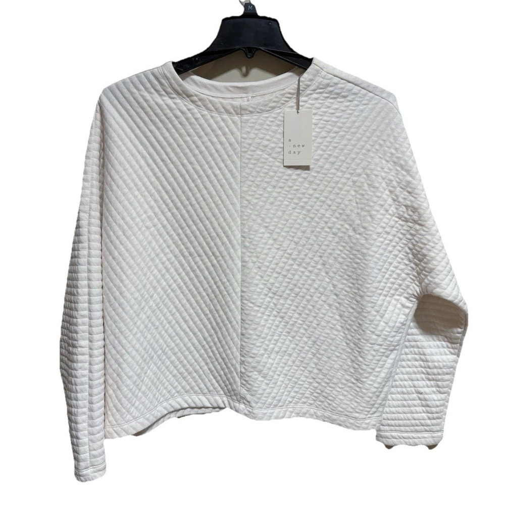 A New Day White Quilted Cream Sweater pullover Size M NWT target